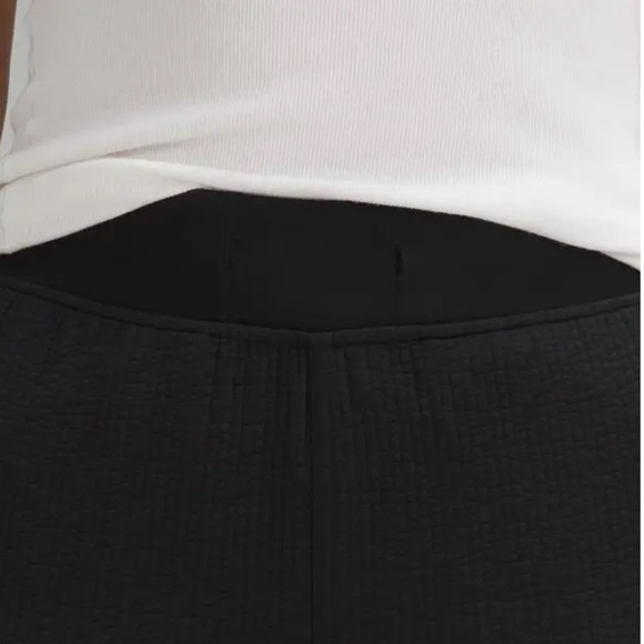 Lululemon Textured High-Rise Flared Track Pant 32", Black, Size 2 - NWT - Picture 5 of 7